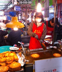 Vendor selling the mung bean pancake